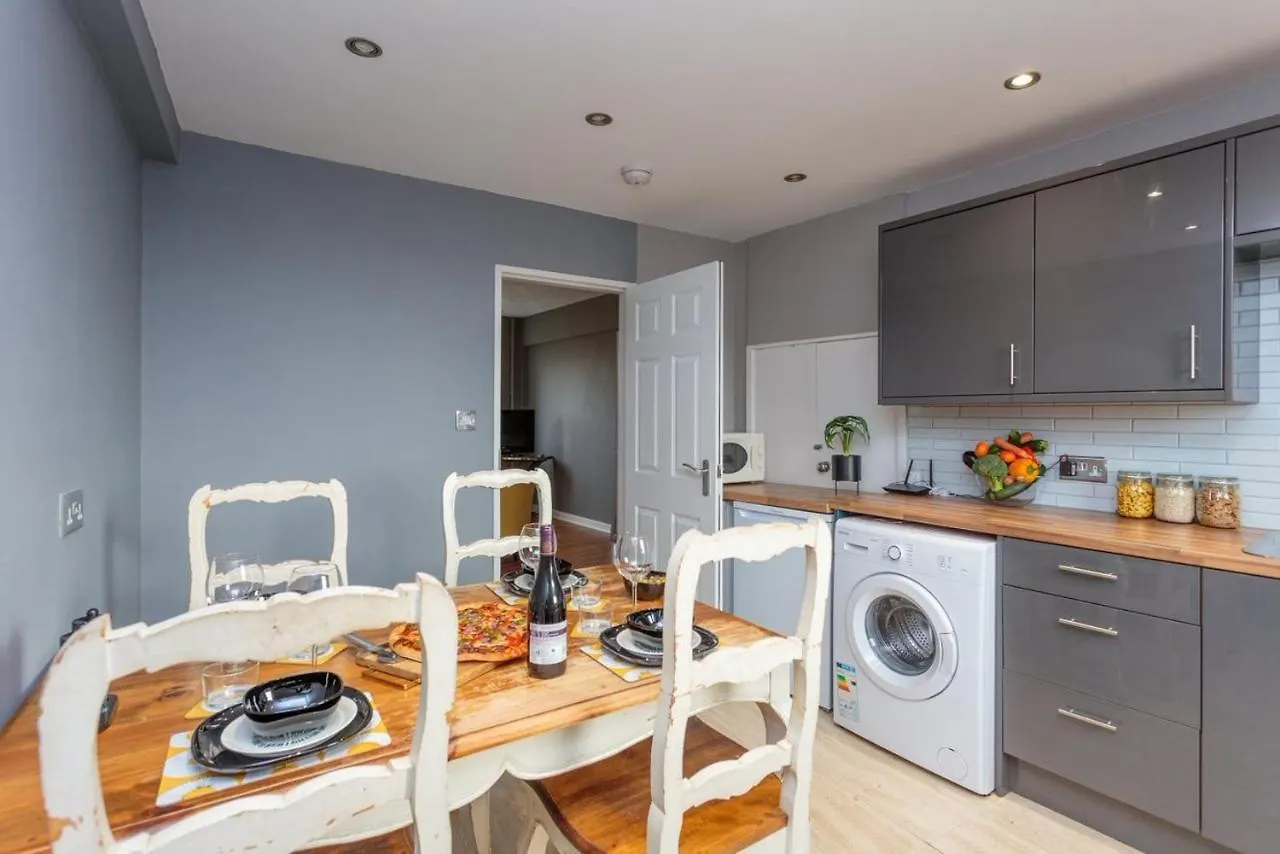 Apartment Gorgeous 3-Bed Flat, 15 Minutes To City Centre Edinburgh United Kingdom